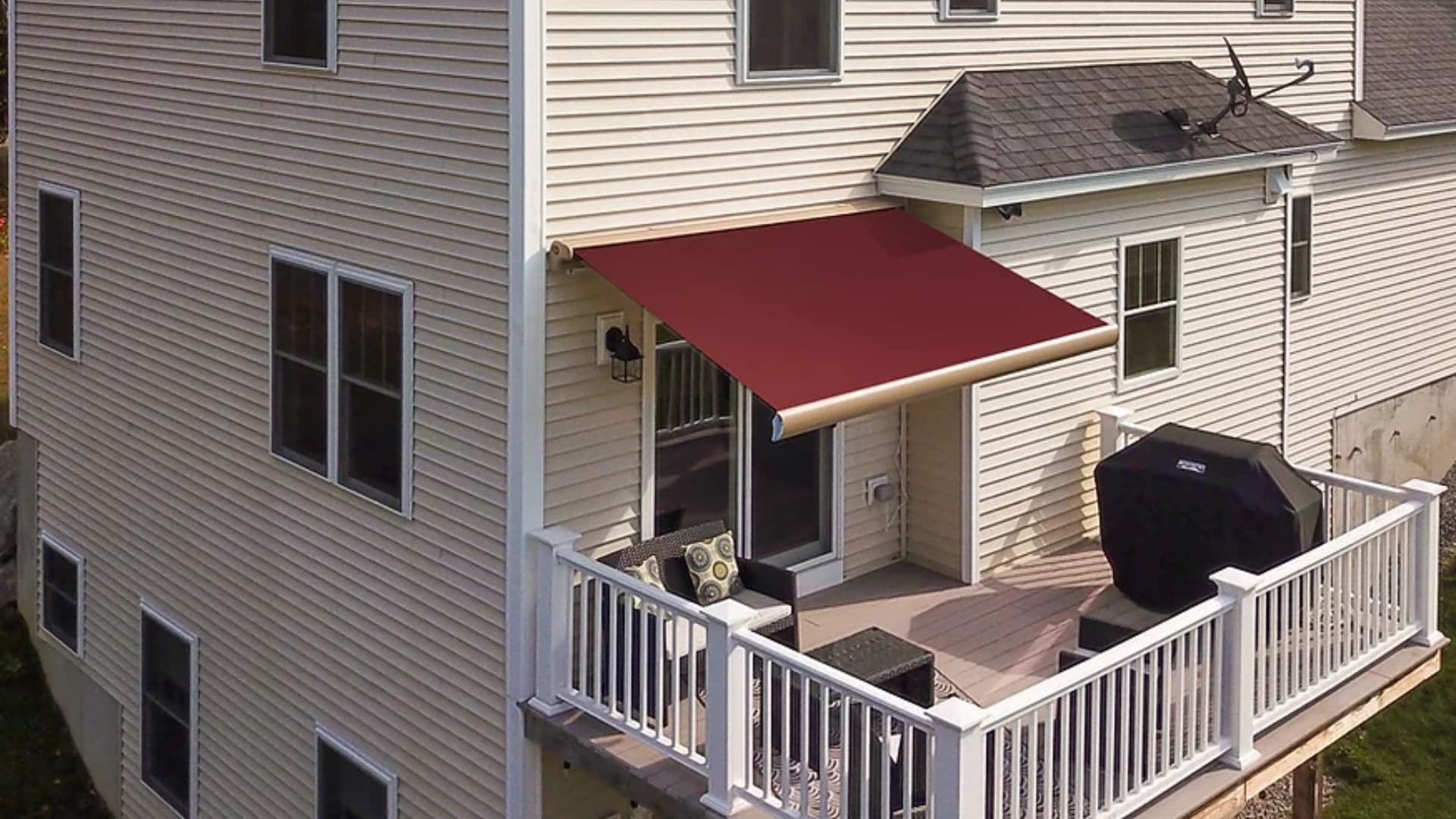 What is the Difference Between a Manual Roll Out Awning and a Motorized Retractable Awning?